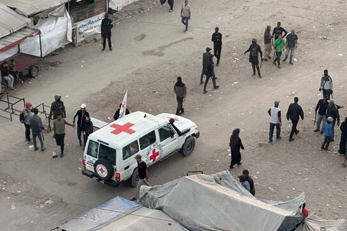 زندانیان صهیونیست تحویل ارتش اشغالگر شدند + فیلم