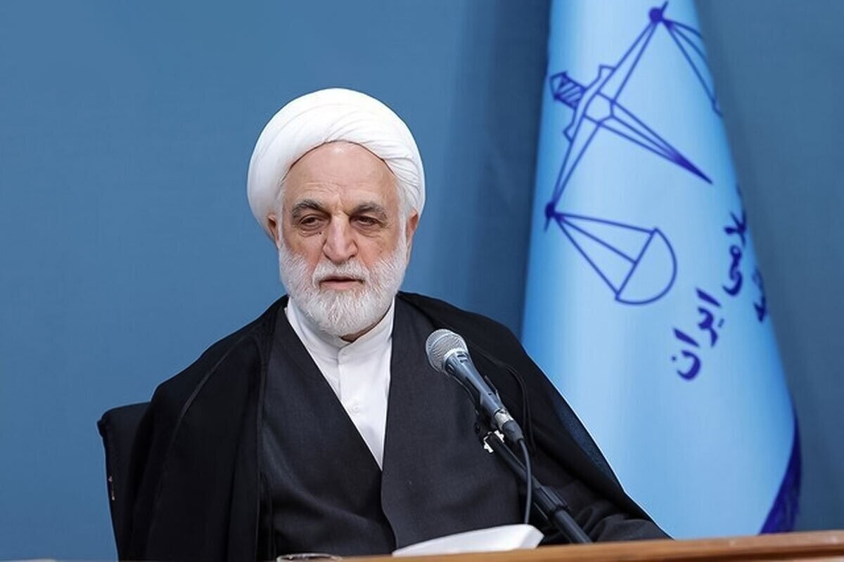 رئیس قوه‌قضائیه گفت: دشمنان ما و در صدر آن‌ها آمریکایی‌ها و صهیونیست‌ها، از توطئه‌ها و دسایس اخیر خود علیه ملت ایران و همچنین تجاوز نظامی به کشورمان، طَرفی نبستند و اغراضشان در نتیجه این شرارت‌ها محقق نشد؛ فلذا آن‌ها اکنون بر روی مسائل داخلی ایران متمرکز شده‌اند.