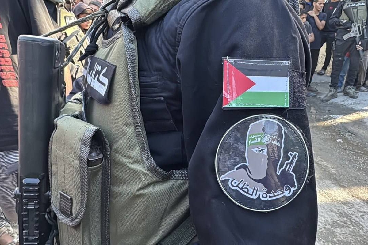 از صبح امروز و همزمان با فرآیند تحویل اسرای اسرائیلی به صلیب سرخ، برای نخستین‌بار پس از ماه‌ها نیرو‌های یگان الظل (یگان سایه) وابسته به کتائب القسام، شاخه نظامی حماس بار دیگر در برابر دوربین‌ها ظاهر شدند.  