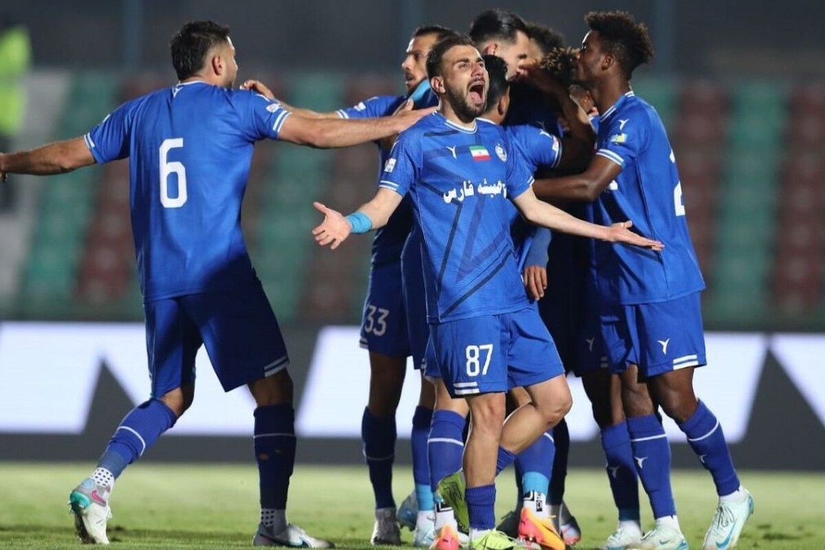 ساپینتو احتمالا یک بازیکن هجومی را جایگزین روزبه چشمی در دیدار با مس رفسنجان خواهد کرد.