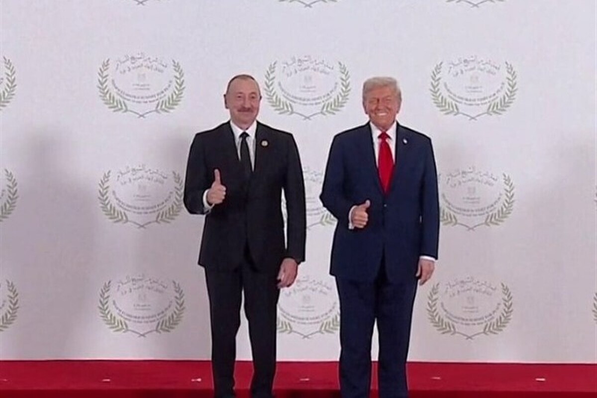 سران حاضر در شرم‌الشیخ مصر به‌جای عکس دسته‌جمعی، نوبتی با ترامپ عکس گرفتند.