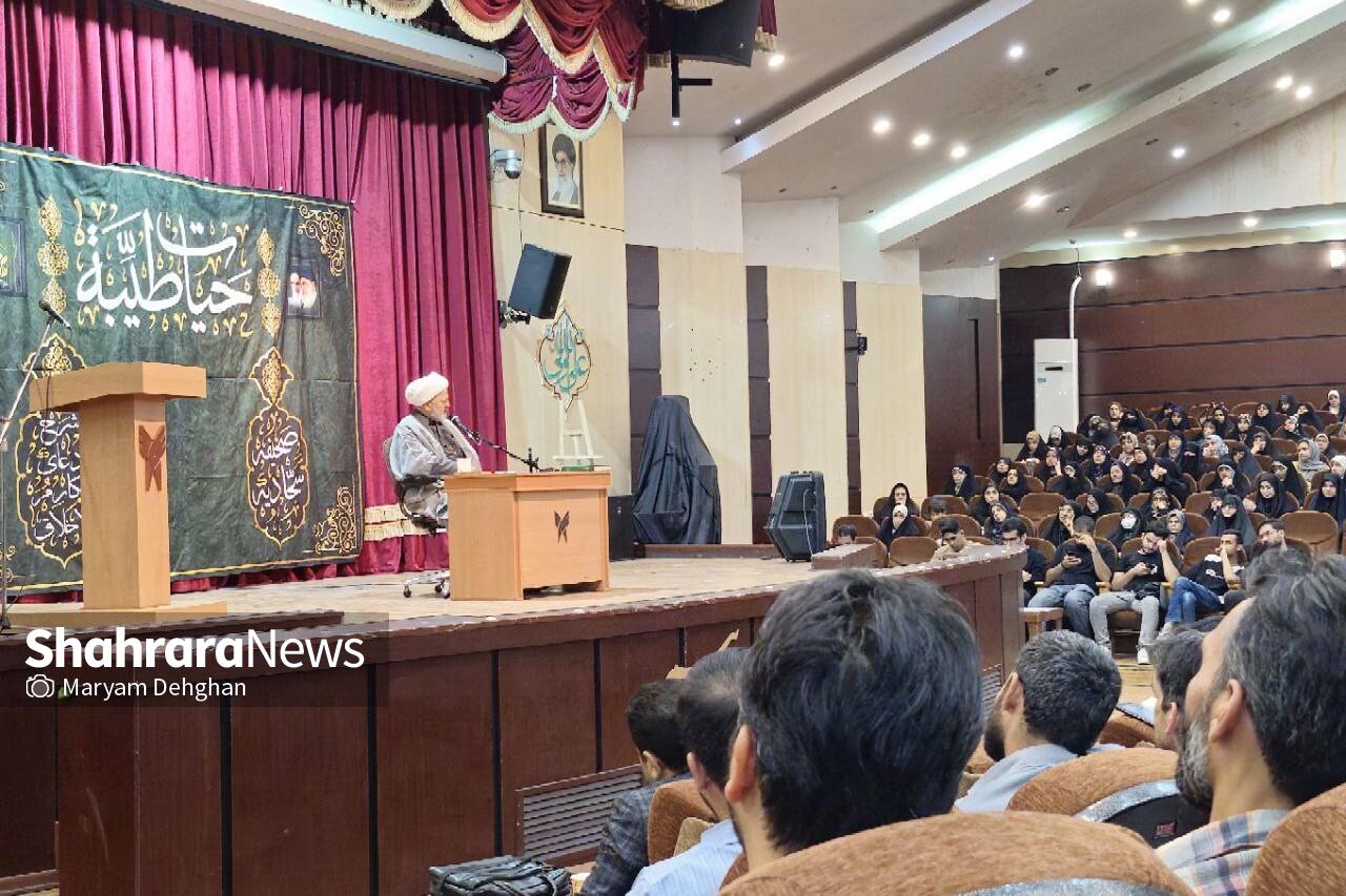 عزت و رشد فردی آمیخته به کبر و غرور، مایه سقوط انسان است عزت و رشد فردی آمیخته به کبر و غرور، مایه سقوط انسان است