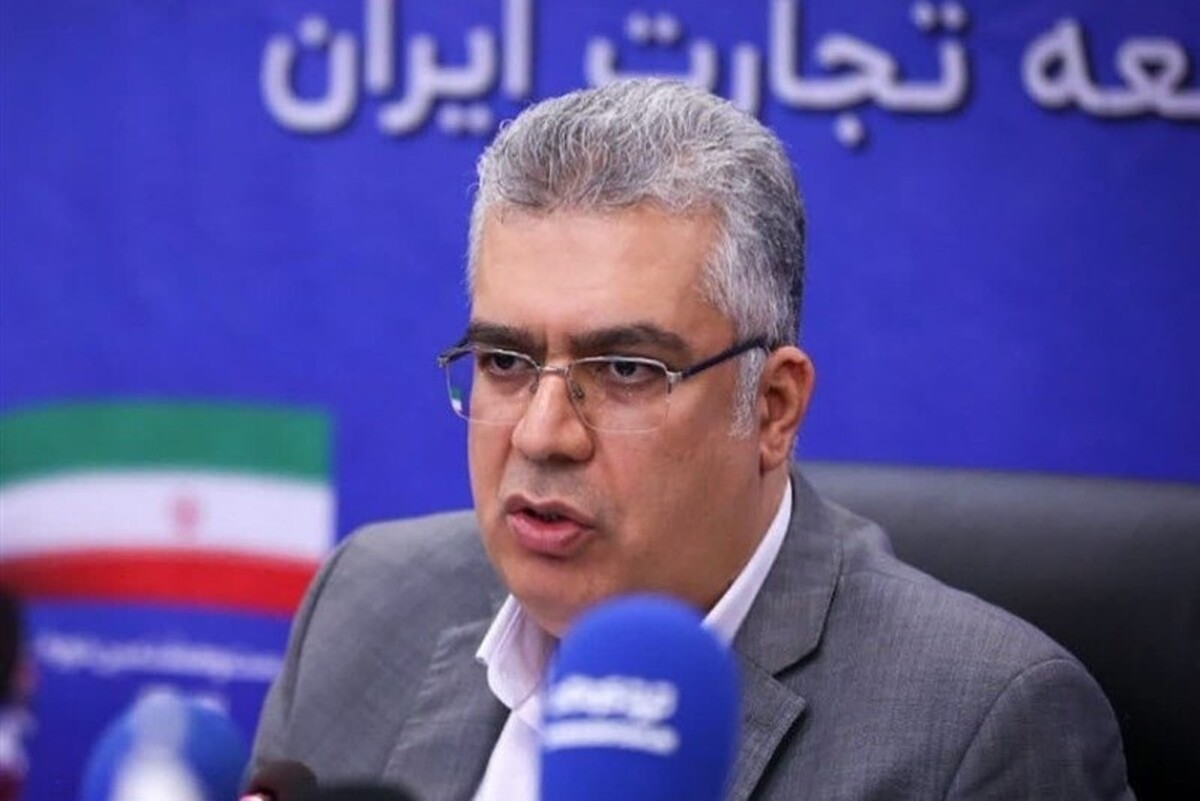 رئیس سازمان توسعه تجارت از اجرای سیاست جدید صدور کارت بازرگانی خبر داد و گفت: برای جلوگیری از سوءاستفاده، امکان صادرات برای کارت‌های جدیدالصدور منوط به ارائه ضمانت نامه بانکی شد. البته به شرط تایید اهلیت ۱۰۰ هزار دلار به صادر کننده تخصیص می‌یابد.