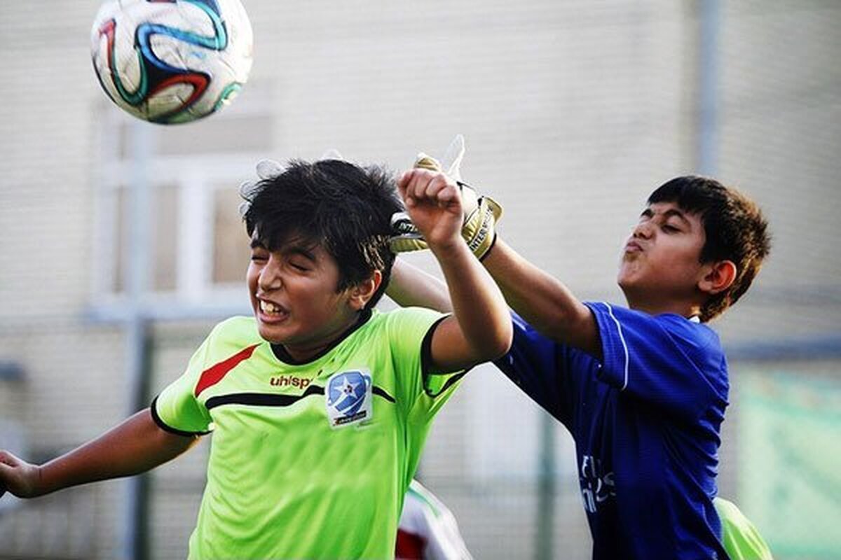 یک مطالعه جدید می‌گوید «هد زدن» توپ ممکن است بر سلامت مغز بازیکنان فوتبال تأثیر بگذارد.
