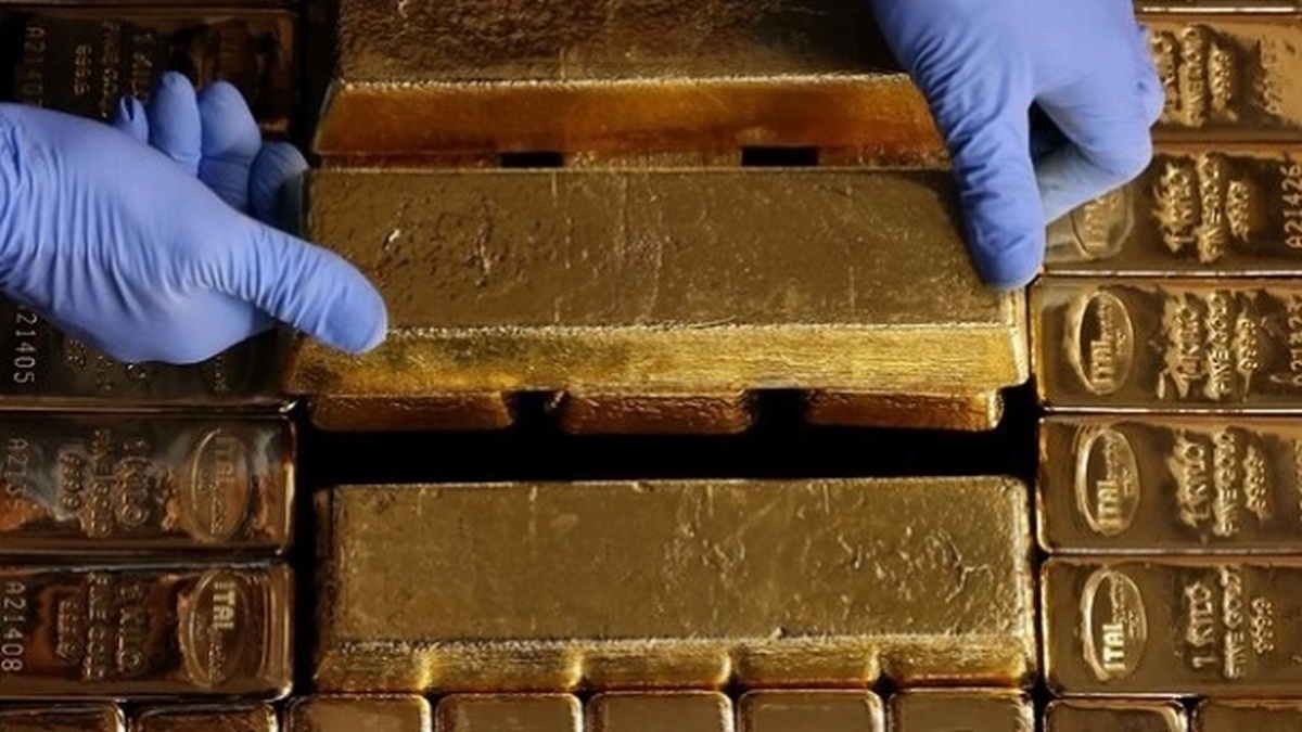 قیمت هر اونس طلا در معاملات روز سه‌شنبه بازار جهانی، تحت تاثیر تشدید تنش‌های تجاری میان آمریکا و چین و افزایش تقاضا، از ۴۱۰۰ دلار عبور کرد و به بالاترین رکورد خود رسید.