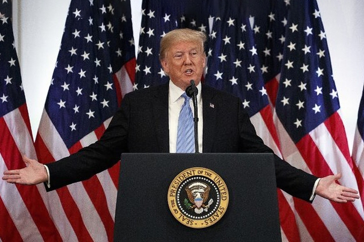 رئیس‌جمهور آمریکا در جمع خبرنگاران گفت: بسیاری به دنبال راه‌حل دودولتی هستند و دیگران خواهان راه‌حل یک‌دولتی.