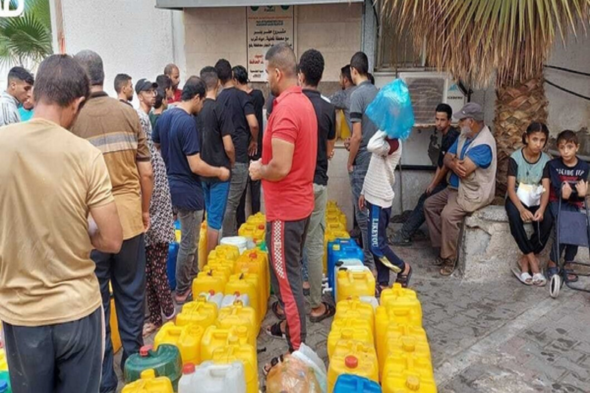 عزاداران هیئت صاحب العصر(عج) در پویشی برای کمک به مردم غزه پول و طلا جمع کردند.