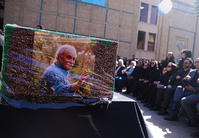 مراسم تشییع و خاکسپاری پیکر محمد کاسبی، بازیگر سینما و تلویزیون + فیلم و عکس مراسم تشییع و خاکسپاری پیکر محمد کاسبی، بازیگر سینما و تلویزیون + فیلم و عکس