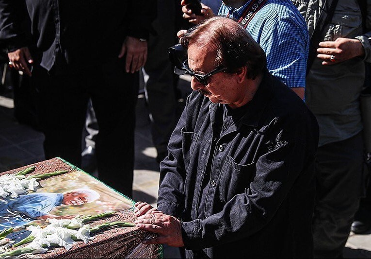 مراسم تشییع و خاکسپاری پیکر محمد کاسبی، بازیگر سینما و تلویزیون + فیلم و عکس مراسم تشییع و خاکسپاری پیکر محمد کاسبی، بازیگر سینما و تلویزیون + فیلم و عکس