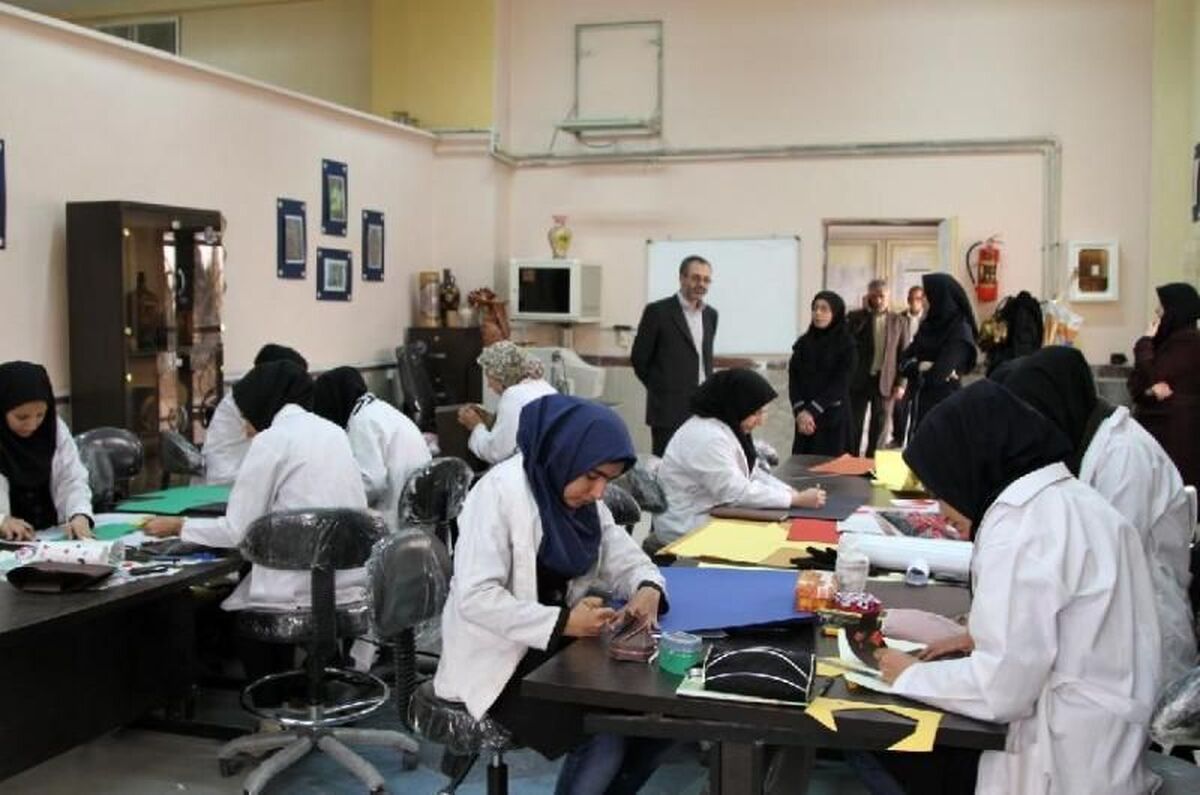 آموزش مهارت‌های فنی‌وحرفه‌ای برای ۱۱ گروه هدف، در مرکز دولتی آموزش فنی‌وحرفه‌ای «نجمه» مشهد