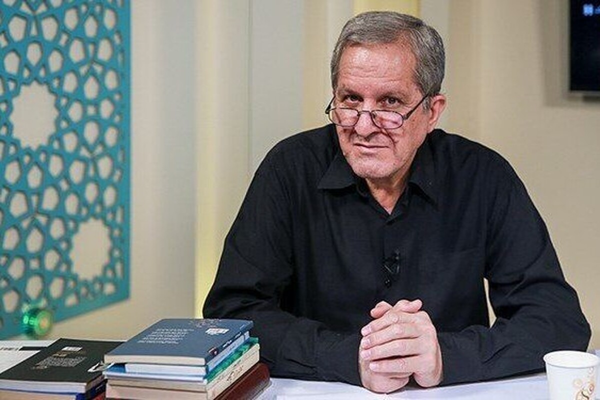 یک شاعر و طنزپرداز می‌گوید: شعر به‌خودی‌خود هنری تأثیرگذار است و هنگامی که با طنز درآمیزد، این تأثیر عمیق‌تر می‌شود.