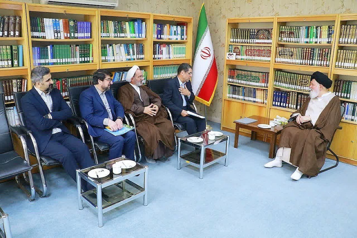 نماینده ولی فقیه در خراسان رضوی، شاخصه اصلی دانشگاه فردوسی را تعهد به علم‌آموزی دانست و گفت: این دانشگاه تا به امروز تمام اهداف و خط‌مشی خود را روی توسعه علم و تحقیق گذاشته و درگیر مسائل حاشیه‌ای و خارج از تعهد علمی خود نشده است.