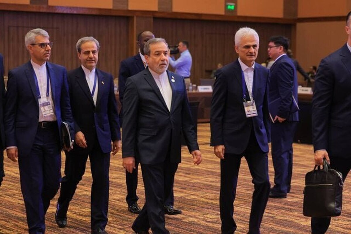 عراقچی: اقدام سه کشور اروپایی برای بازگرداندن تحریم‌های شورای امنیت علیه ایران غیرقانونی است