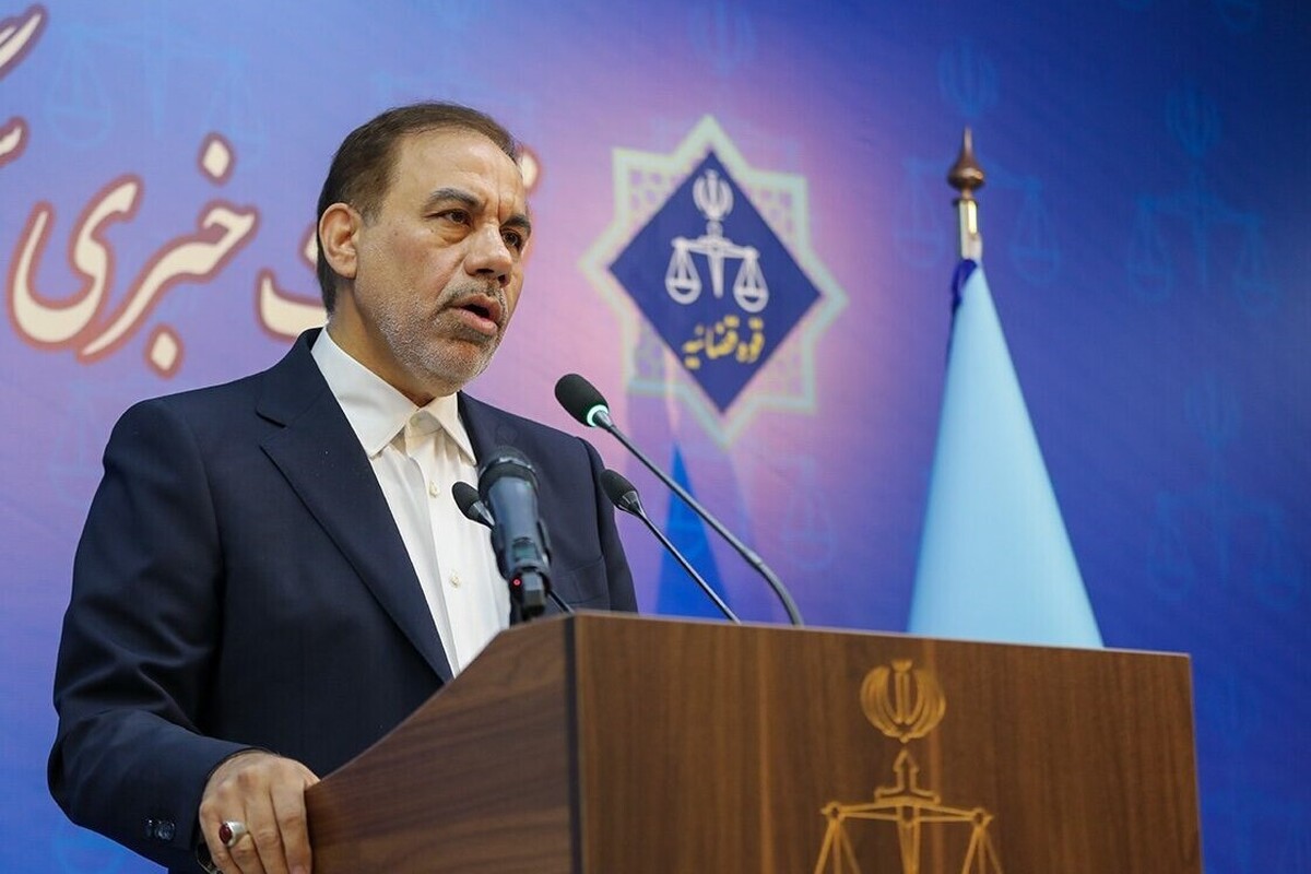 سخنگوی قوه‌قضائیه با بیان اینکه متأسفانه به دلایل داخلی و خارجی، با رشد آسیب‌ها در حوزه اجتماعی و جرائم روبه‌رو هستیم، گفت: ضروری است خیران و سازمان‌های مردم‌نهاد در حوزه آسیب‌های اجتماعی و پیشگیری از جرائم هم ورود کنند.