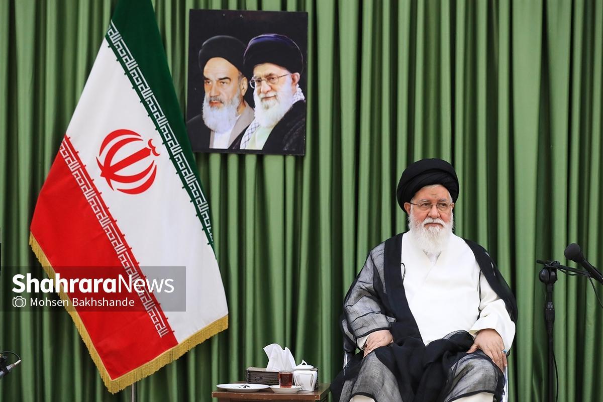 نماینده ولی‌فقیه در خراسان رضوی گفت: با آگاهی‌رسانی و تبلیغات گسترده درباره ارزش‌ها و مزایای پست و تدوین یا اصلاح قوانین مرتبط با اسناد الکترونیکی می‌توان جایگاه پست در انتقال اسناد و مرسولات را با سرعت و امنیتی که امروز نیاز داریم، به‌طور مؤثری تثبیت کرد.