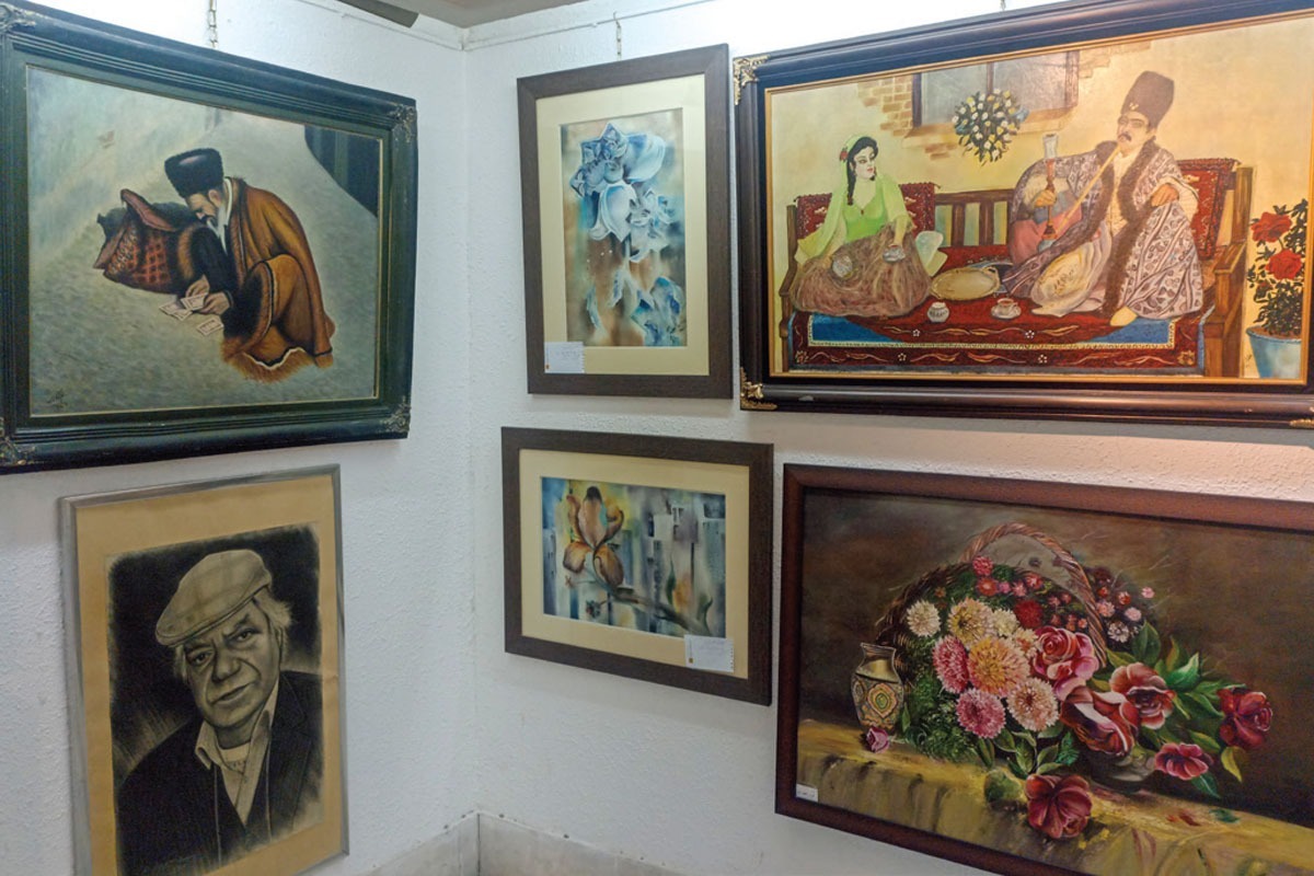 نگارخانه «میرک» این روز‌ها به مناسبت اولین سالگرد درگذشت زنده‌یاد ایرج خواجوی، پیشکسوت هنر نقاشی، نمایشگاه «یاد عاشق» را برگزار کرده است.