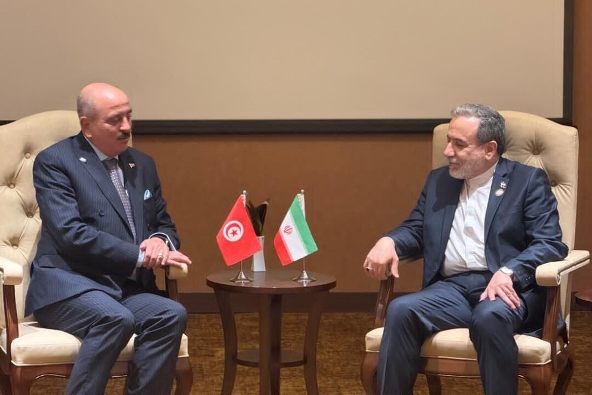 وزیران امور خارجه جمهوری اسلامی ایران و تونس در حاشیه نشست جنبش عدم تعهد در کامپالا پایتخت اوگاندا دیدار و گفت وگو کردند.