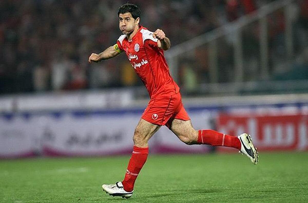 مربی پرسپولیس، از مدیرعامل و مشاور این باشگاه حسابی شاکی است.