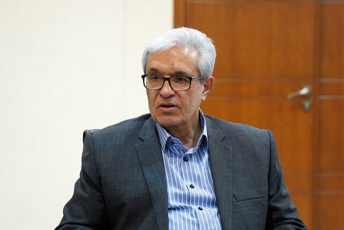 عضو کمیسیون امنیت ملی و سیاست خارجی مجلس گفت: ترامپ در حالی از صلح با ایران سخن می‌گوید که در میانه مذاکرات و دیپلماسی یعنی در زمان صلح، با ایران جنگ کرد؛ بنابراین صحبت‌های ترامپ و موارد مطرح شده در لفافه مذاکرات و دیپلماسی، به هیچ‌وجه برای ما قابل اعتماد نیست.