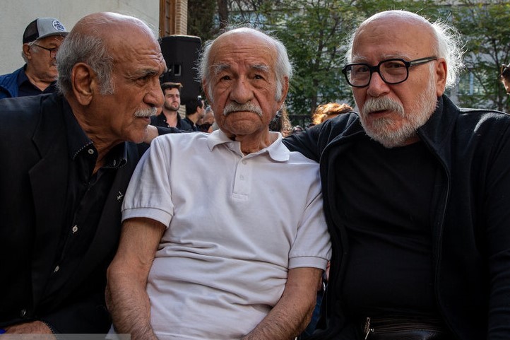 مراسم تشییع و خاکسپاری ناصر تقوایی، نویسنده و فیلمساز + فیلم و تصاویر مراسم تشییع و خاکسپاری ناصر تقوایی، نویسنده و فیلمساز + فیلم و تصاویر