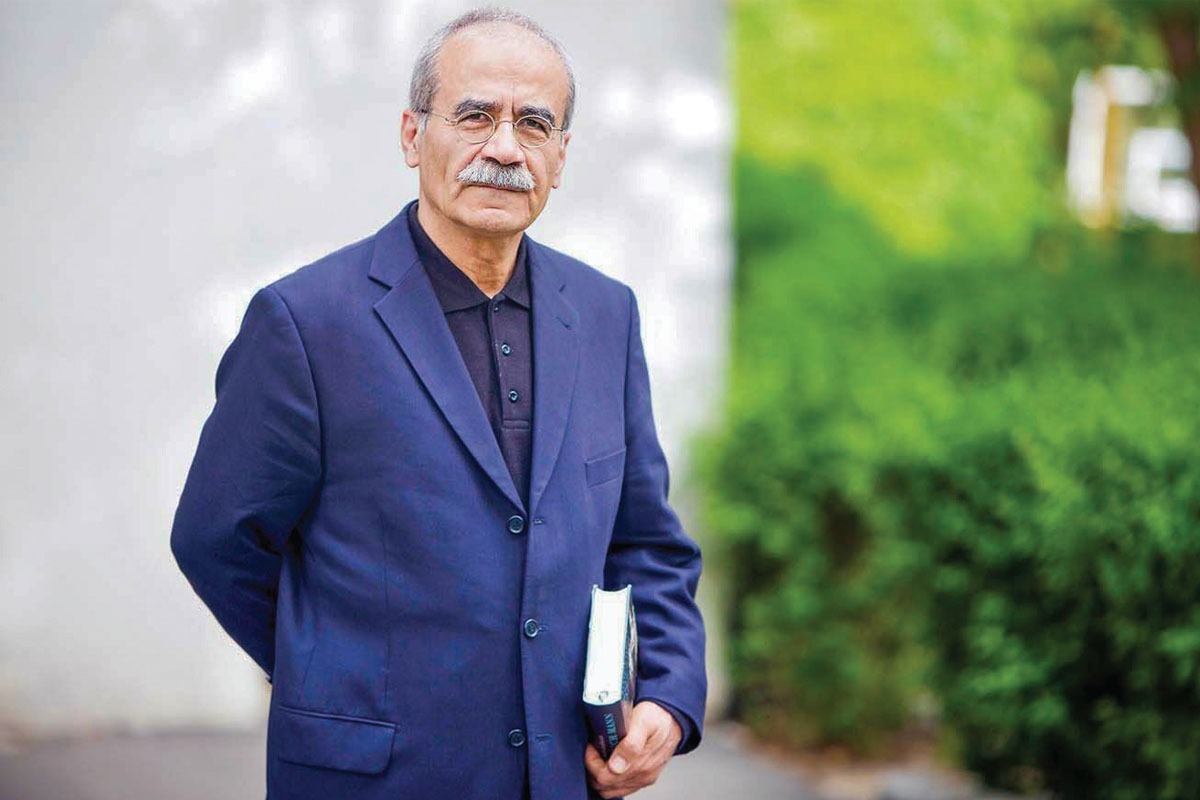 از ظهور فاشیسم در آلمان و اروپا که زندگی بسیاری و ازجمله نویسندگانی، چون کانتی را تحت تأثیر قرار داد دهه‌ها می‌گذرد؛ اما امروز هم می‌توان در رفتار اسرائیل و برخی دولت‌های غربی نشانه‌هایی آشکار از بروز فاشیسم را دید.