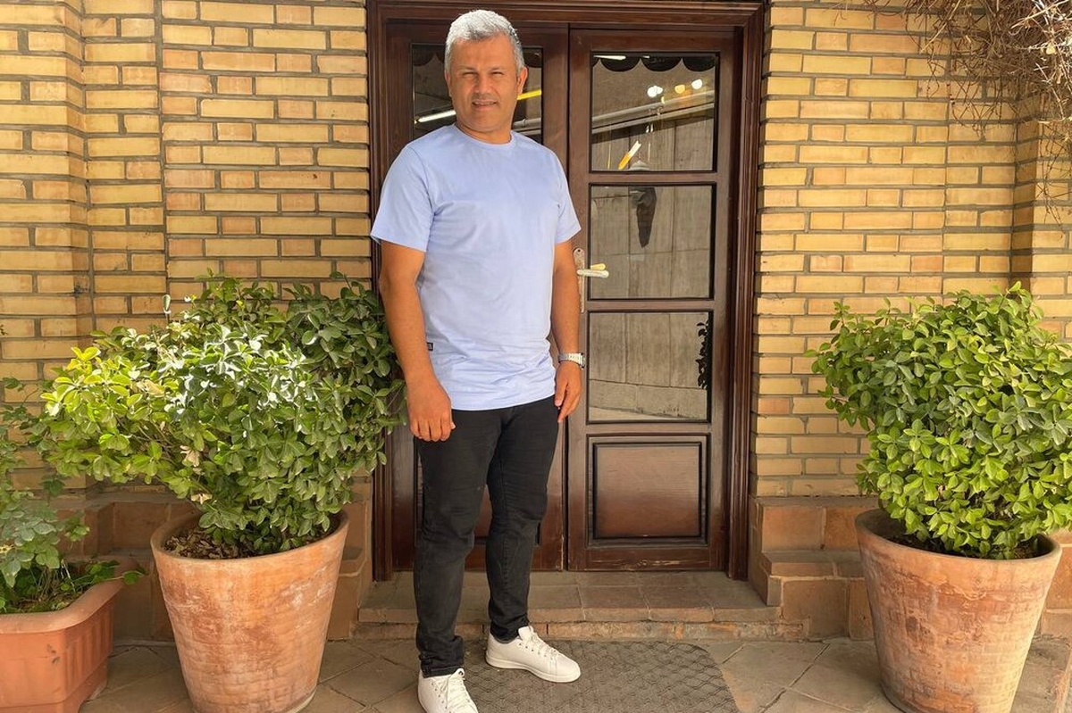 بازیکن سابق استقلال و ملوان دچار حادثه رانندگی شدید شده است.