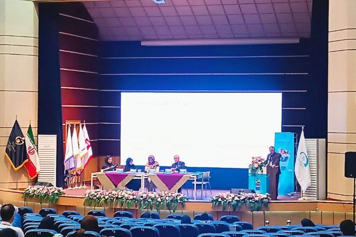 سومین همایش ملی پژوهش‌های کاربردی امنیت غذایی، فرآوری، ایمنی و سلامت، صبح امروز با حضور نماینده سازمان فائو در ایران، معاون سیاسی استاندار خراسان رضوی، رئیس مؤسسه پژوهشی علوم و صنایع غذایی و جمعی از محققان، پژوهشگران و کارشناسان حوزه صنایع غذایی، در تالار همایش‌های هتل ثامن مشهد برگزار شد.