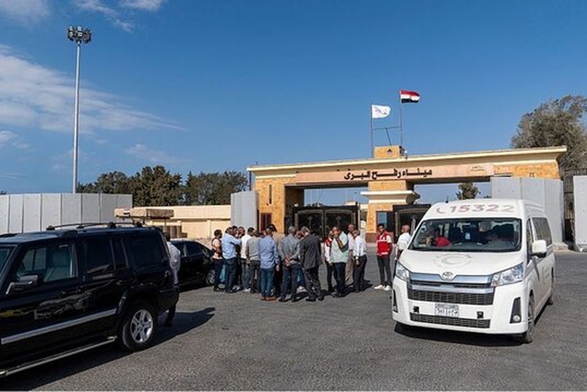 رژیم صهیونیستی امروز پنجشنبه بدون تعیین تاریخ دقیقی برای بازگشایی گذرگاه زمینی رفح واقع در مرز‌های نوار غزه و مصر، تنها اعلام کرد که آمادگی‌ها برای بازگشایی این گذرگاه آن هم فقط برای عبور افراد، با هماهنگی کامل با قاهره در دست انجام است.