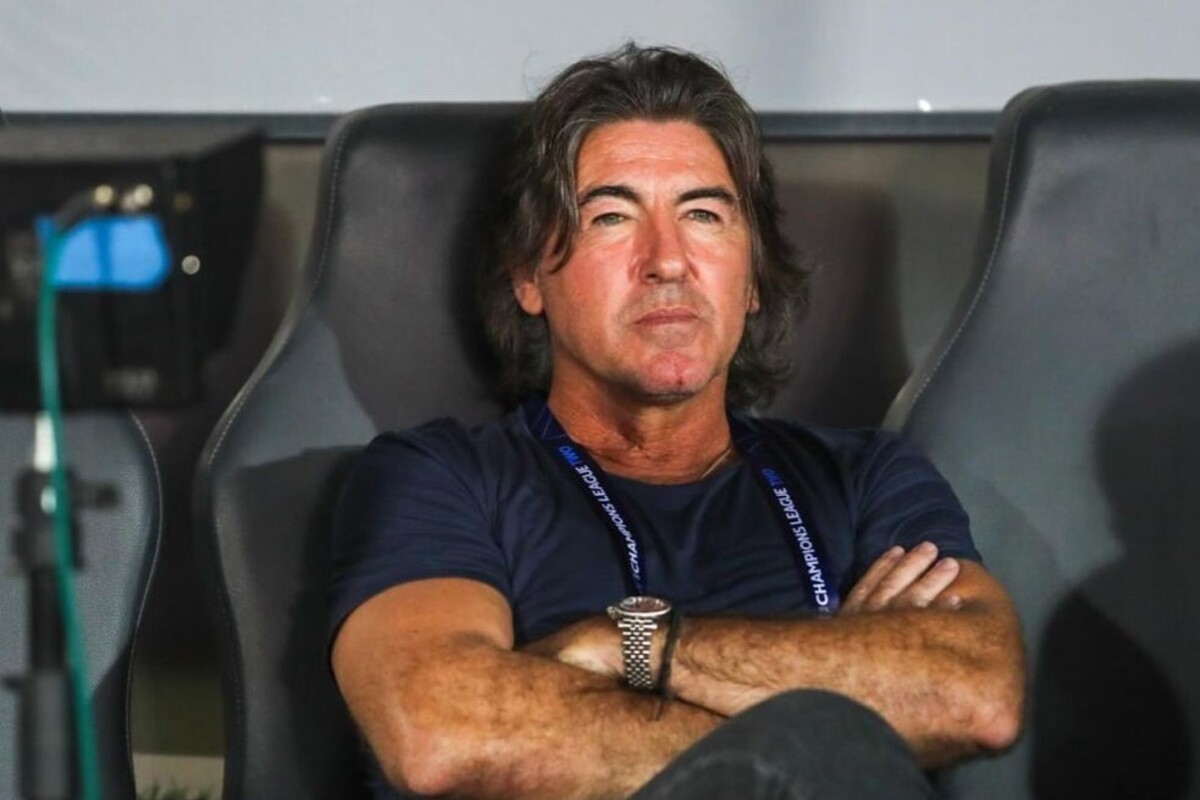 سرمربی استقلال گفت: تیم ما فقط با برد می‌تواند آینده بهتری بسازد. در بسیاری از بازی‌ها مستحق پیروزی بودیم و هدف اصلی من کسب عنوان قهرمانی است. قول قهرمانی را به هواداران می‌دهم، اما انتظار دارم رسانه‌ها فشار زیادی به ما وارد نکنند. ما اعتماد کامل به مدیریت باشگاه، کلارنس سیدورف و سایر اعضای باشگاه داریم.