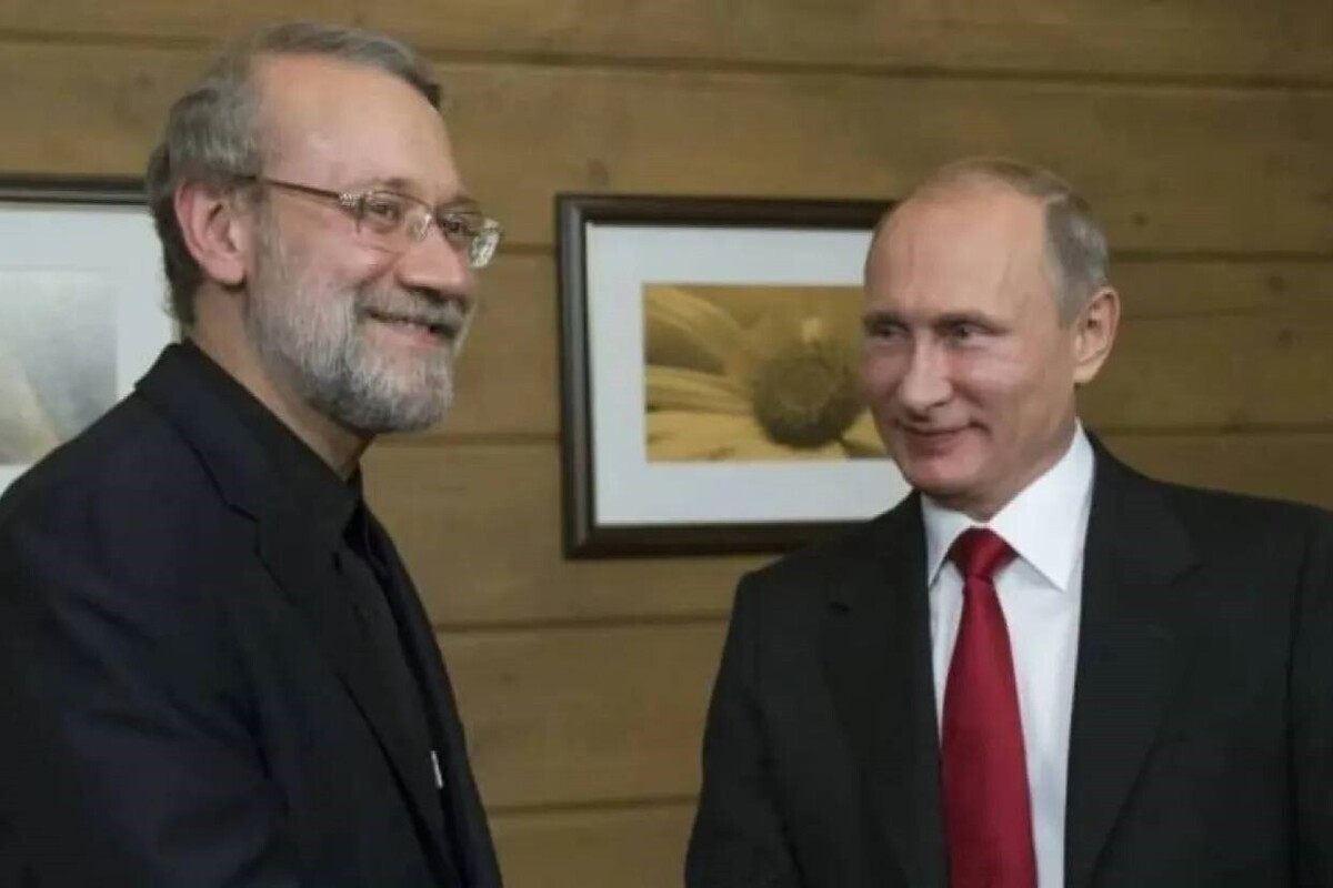 صبح امروز دبیر شورای عالی امنیت ملی به روسیه سفر کرد و با رئیس جمهور این کشور دیدار کرد.