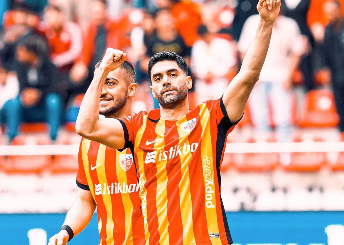 علی کریمی با فسخ یک‌طرفه قرارداد خود با باشگاه کایسری اسپور ترکیه، قصد دارد فوتبال خود را در ایران ادامه دهد.