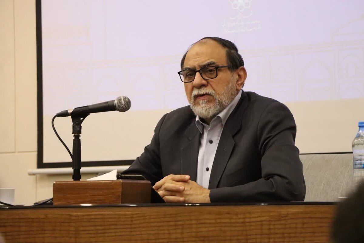 حسن رحیم‌پور ازغدی در همایش الگوی حکمرانی شهری زیارت‌محور گفت: اگر شهر‌های زیارتی تنها به توسعه کالبدی و معماری حرم‌ها توجه کنند و در عرصه تربیت، فرهنگ و عدالت اجتماعی کاری نکنند، روح زیارت در آنها از میان خواهد رفت.