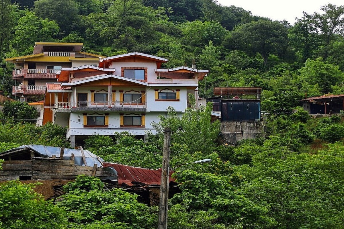 رئیس سازمان محیط زیست گفت: بدون اخذ مجوز سازمان حفاظت محیط زیست نباید هیچگونه اقدام عمرانی در مناطق تحت مدیریت این سازمان انجام شود.