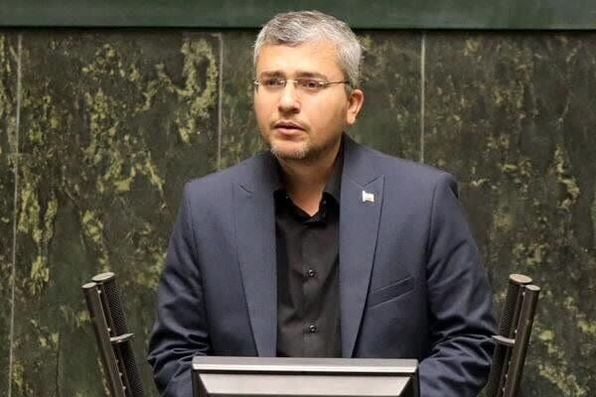 سخنگوی کمیسیون امنیت ملی و سیاست خارجی مجلس شورای اسلامی تأکید کرد: آمریکا غیرقابل‌اعتماد است و ما باید بر اساس سه اصل عزت، حکمت و مصلحت، تصمیم بگیریم.