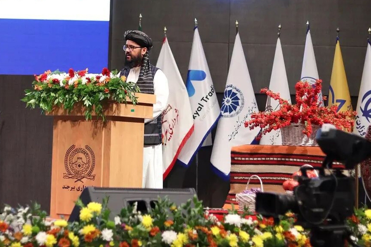 سرکنسول افغانستان در مشهد با تأکید بر سیاست متوازن و اقتصادمحور افغانستان، گفت: این کشور آماده است در چارچوب روابط دوستانه با جمهوری اسلامی ایران، بستر‌های مشترک اقتصادی و سرمایه‌گذاری را تقویت کند.