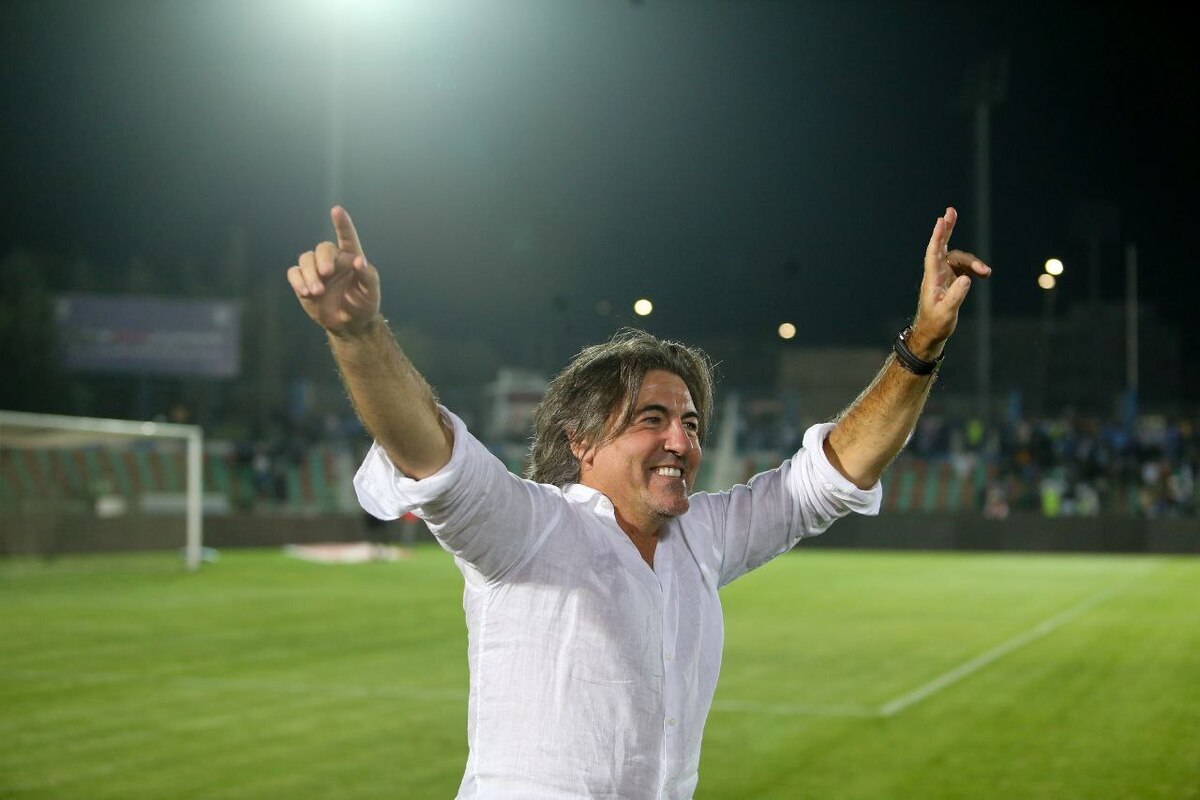 ساپینتو دربازی با الوصل امارات و المحرق بحرین نیز درکنار نیمکت استقلال حضور داشت، اما تیمش باخت. به طور قطع دلیل برداخیراستقلال مقابل مس تنها بازگشت او به نیمکت تیمش نیست.