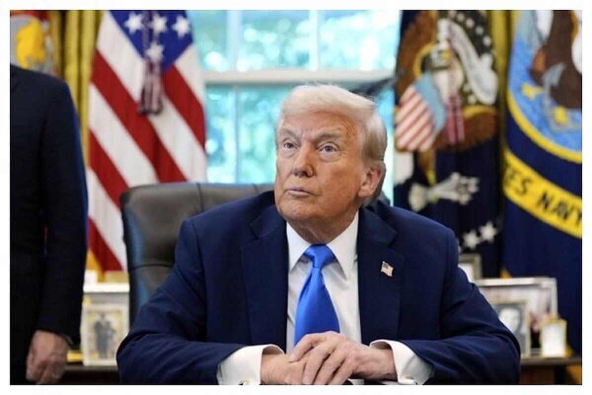 رئیس جمهوری آمریکا با توجیه حملات غیر موجه و غیر قانونی به آب‌های سرزمین‌های ونزوئلا مدعی شد که یک زیردریایی حامل مواد مخدر در مسیر ایالات متحده نابود شده است.