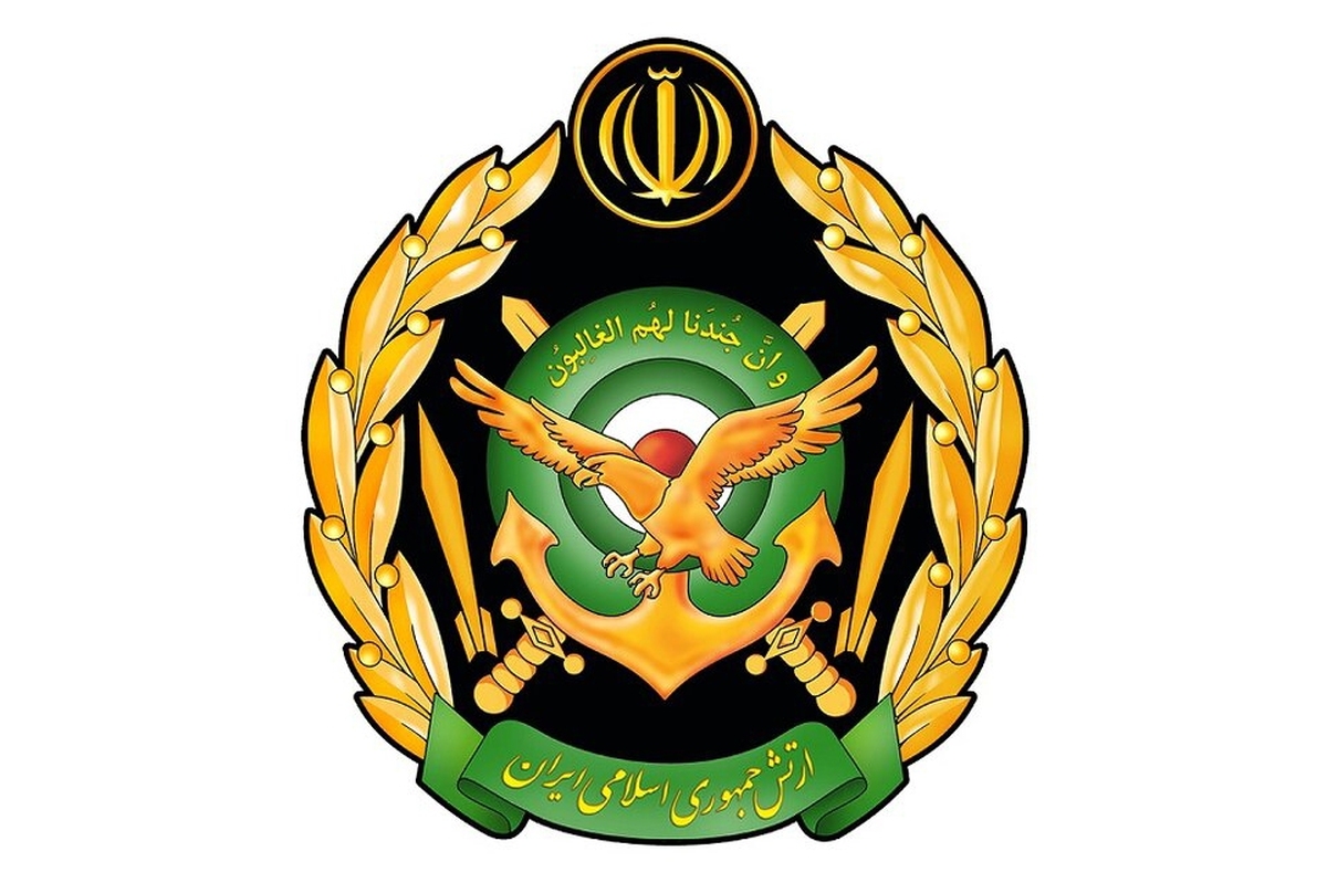 دانشگاه‌های افسری ارتش جمهوری اسلامی ایران برای کادر افسری نیرو‌های زمینی، پدافند هوایی خاتم الانبیا (ص)، هوایی، دریایی و سازمان‌های تابعه خود از بین جوانان پسر مومن، متعهد، و علاقه‌مند به نظامیگری و رزمندگی دانشجو می‌پذیرند.