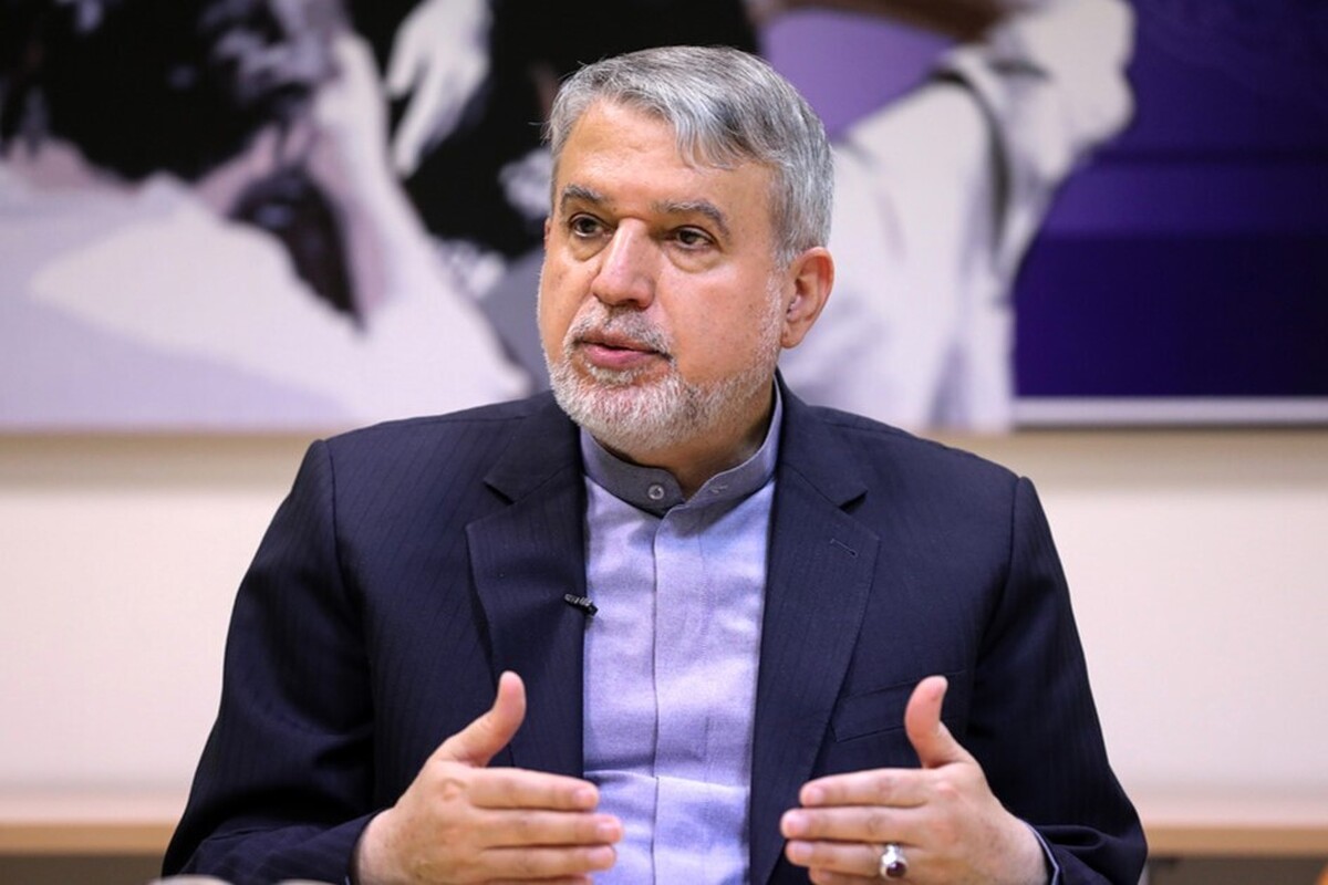 وزیر میراث فرهنگی، گردشگری و صنایع دستی با تاکید بر اینکه «انسجام عامل حیات سیاسی است»، گفت: امروز با مجموعه‌ای از دشمنان در عرصه‌های سیاسی، رسانه‌ای و نظامی روبه‌رو هستیم؛ بنابراین باید بر حفظ سرمایه ایرانیان خارج از کشور و تقویت تعلق آنان به میهن تمرکز کنیم.