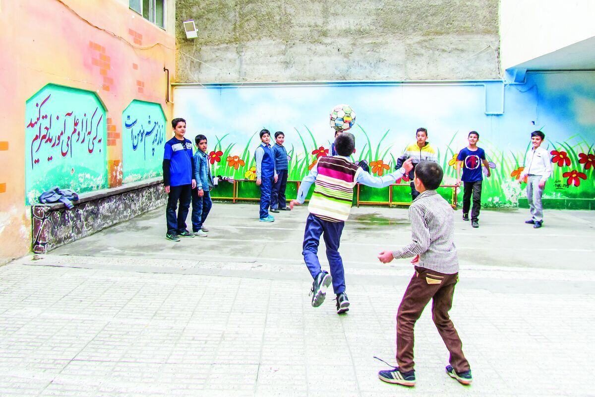 یک روانشناس درباره تأثیر ورزش‌کردن بر ذهن و میزان تمرکز دانش‌آموزان گفت: ورزش‌کردن و تحرکات بدنی موجب ساخته‌شدن نورون‌های مغزی جدید می‌شود و به همین سبب می‌تواند تمرکز و فراگیری دانش‌آموزان را بهبود ببخشد.