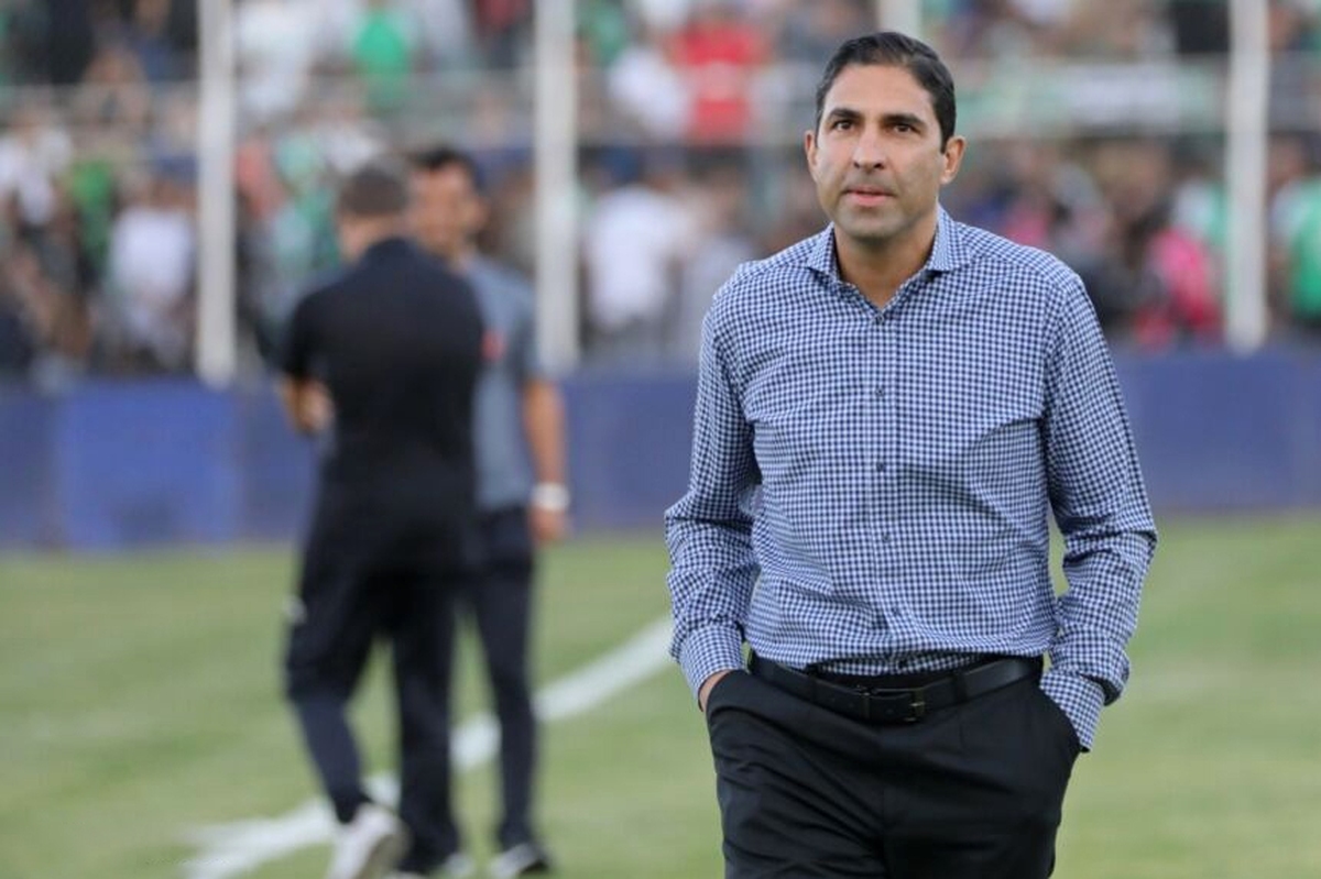 پس از تحمیل استعفا به درویش، حالا وحید هاشمیان مقابل فشار‌ها ایستاده و با وجود درخواست هواداران و کارشناسان، اصرار دارد که نتایج بد گذشته را جبران خواهد کرد.