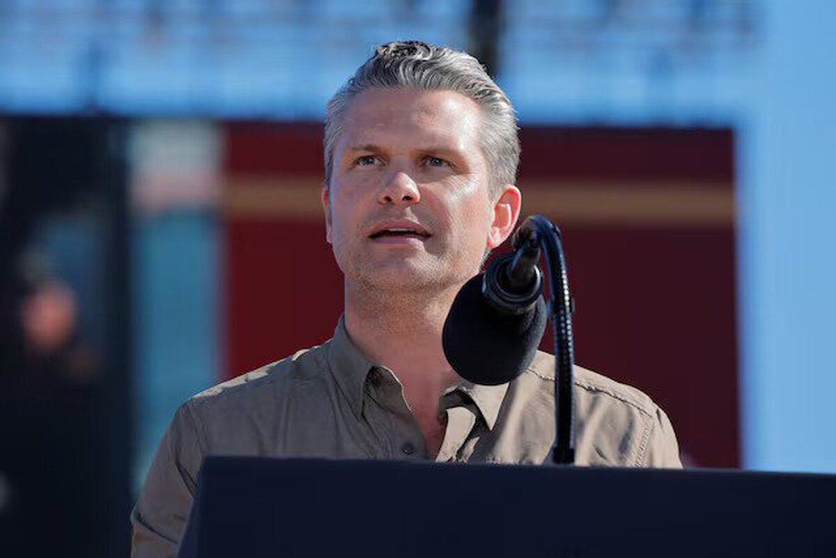 وزیر جنگ ایالات متحده اعلام کرد که نیروهای این کشور روز جمعه به یک شناور مظنون به قاچاق مواد مخدر حمله کرده و سه نفر را کشته‌اند.