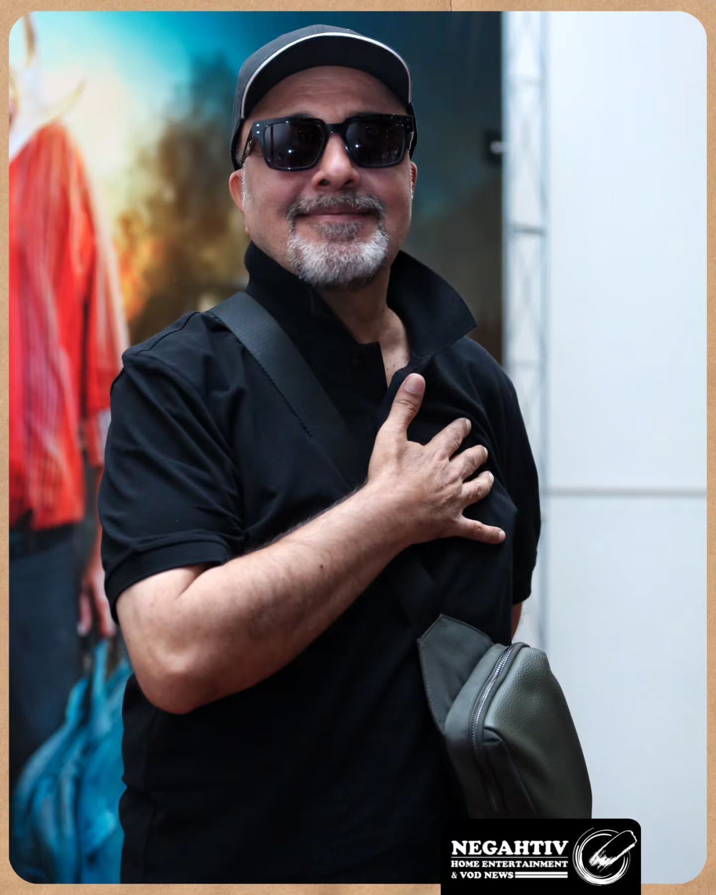 رضا عطاران در اکران مردمی سریال اجل معلق رضا عطاران در اکران مردمی سریال اجل معلق