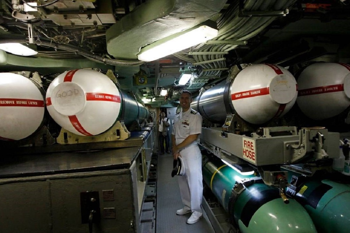 دونالد ترامپ در حال بررسی عرضه موشک‌های تاماهاک به اوکراین است، تاماهاک نوعی موشک کروز دوربرد است که با موتور جت حرکت می‌کند و توسط GPS داخلی هدایت می‌شود.