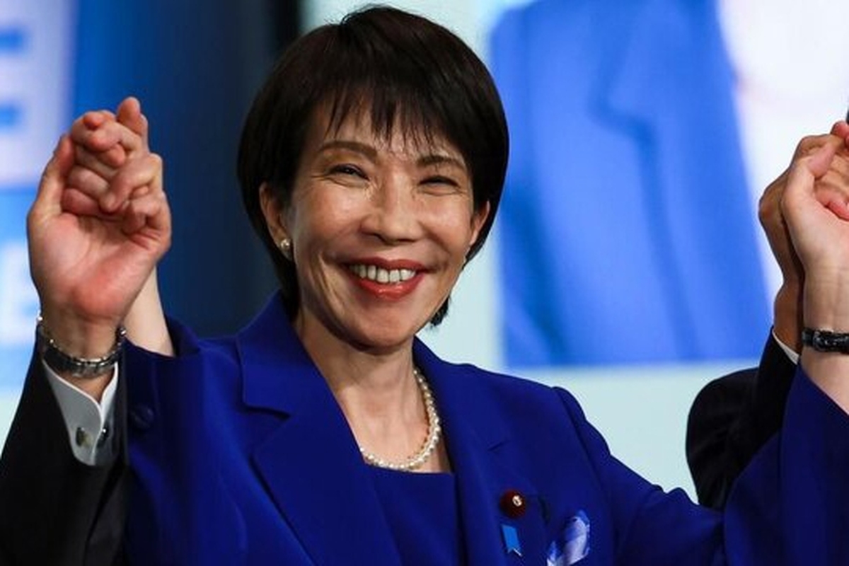 در پی ائتلاف حزب حاکم ژاپن با یکی دیگر از احزاب حاضر در پارلمان، این حزب به اکثریت کافی برای معرفی اولین نخست‌وزیرِ زن در تاریخ این کشور دست یافته است.