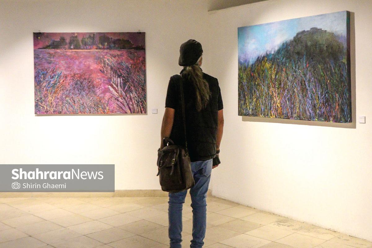 نمایشگاه «روها» از آثار آمنه مهربان، این روزها در نگارخانه آسمان برپاست.