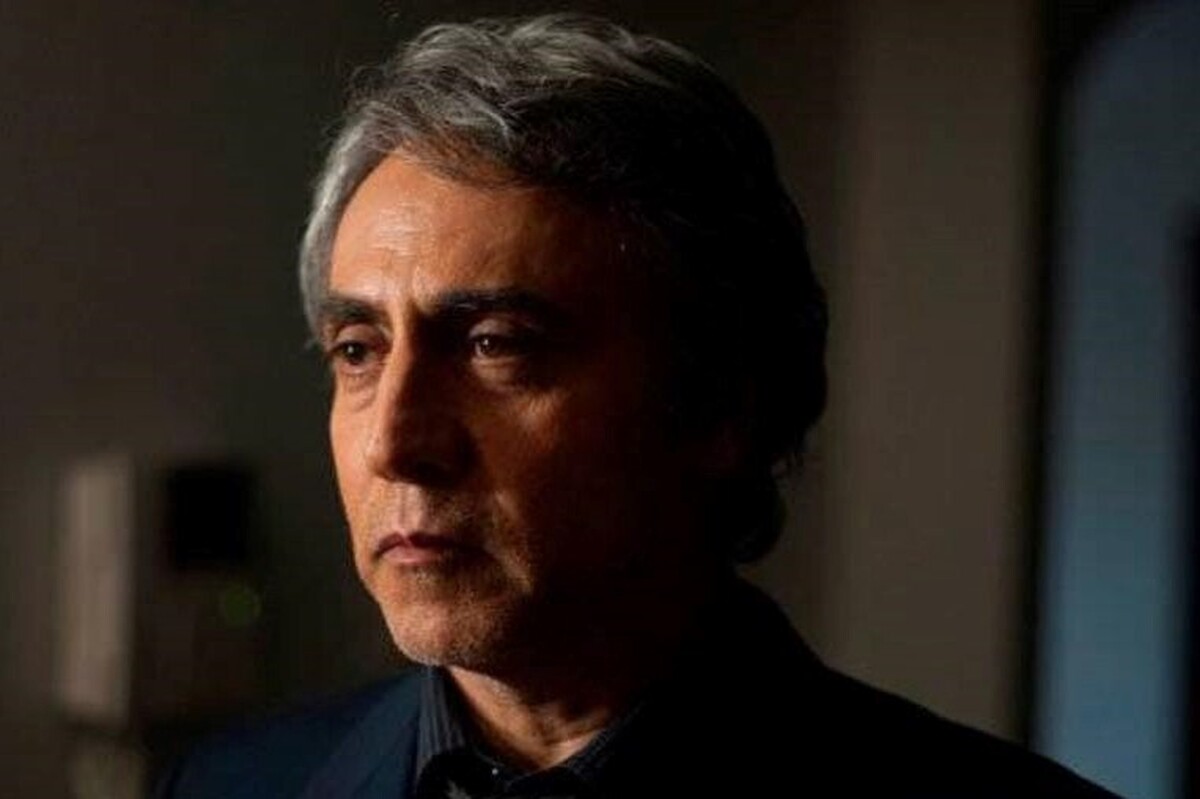 بیژن امکانیان پس از ۱۷ سال دوری از تئاتر با نمایش «خانه دراکولا» به تئاتر باز می‌گردد.