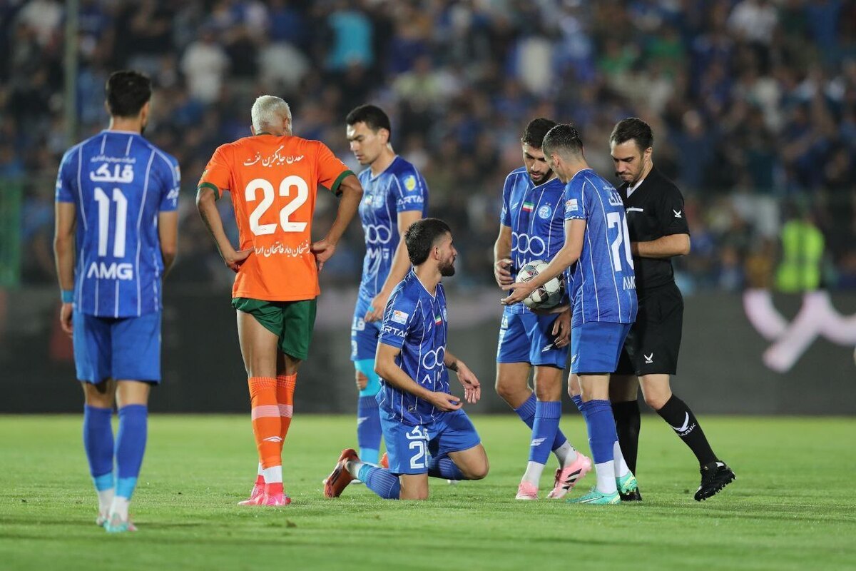 شایعاتی در فضای مجازی مطرح شده که صداوسیما به دلیل قراردادهای میلیاردی خود، در تغییر ساعت بازی استقلال نقش داشته است.