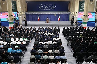 عکس‌هایی از دیدار مدال‌آوران ورزشی و علمی با رهبر انقلاب (۲۸ مهرماه ۱۴۰۴)