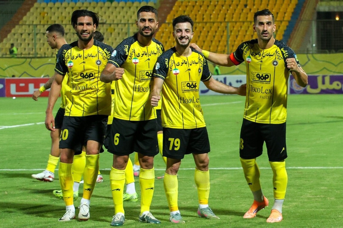 تیم‌های فوتبال سپاهان ایران و آخال ترکمنستان در لیگ قهرمانان آسیا۲، به مصاف هم می‌روند.